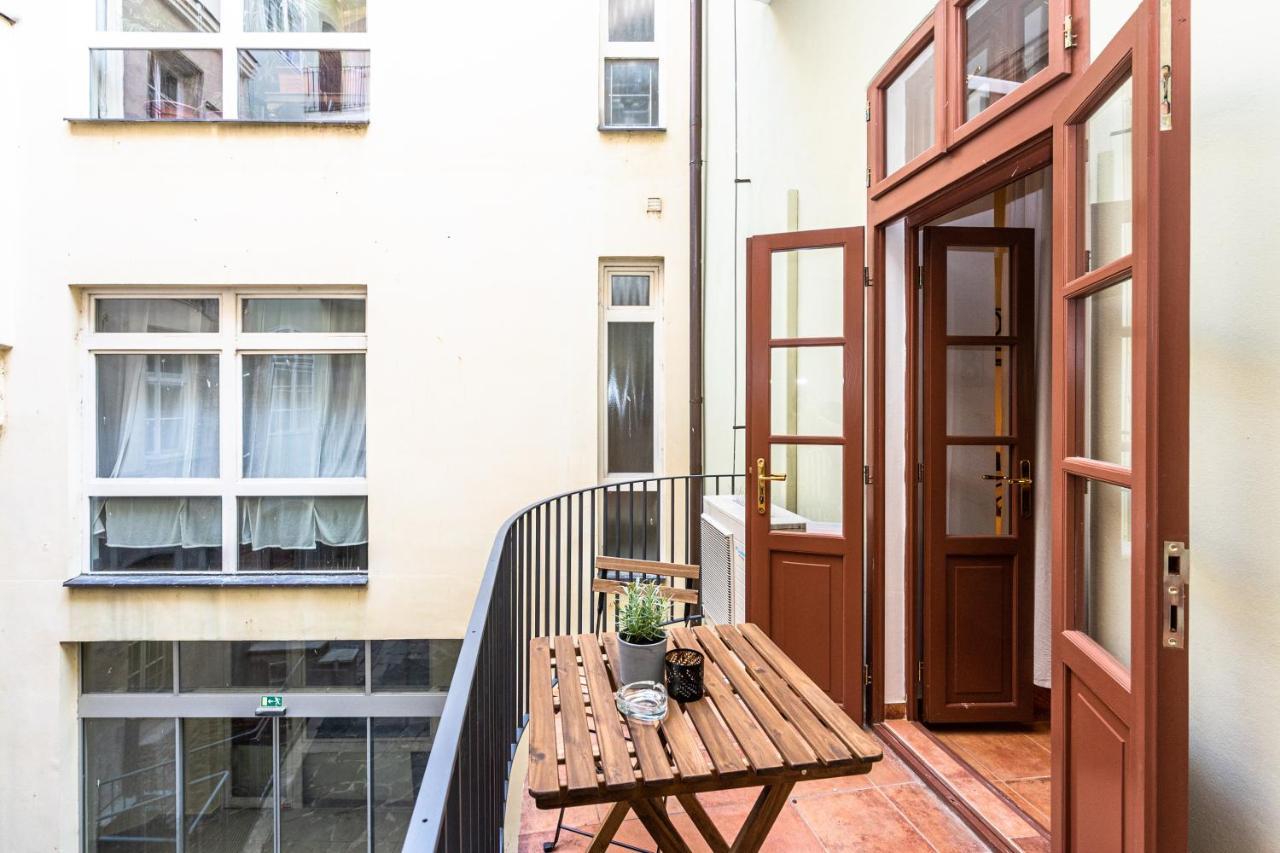 Charles Apartments In Old Town 프라하 외부 사진
