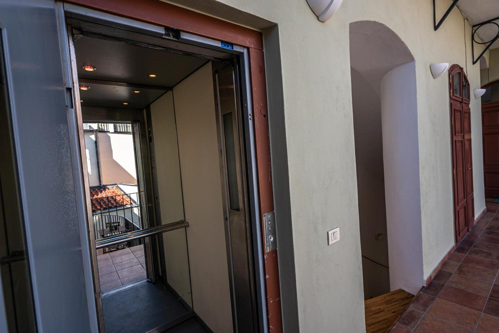 Charles Apartments In Old Town 프라하 외부 사진