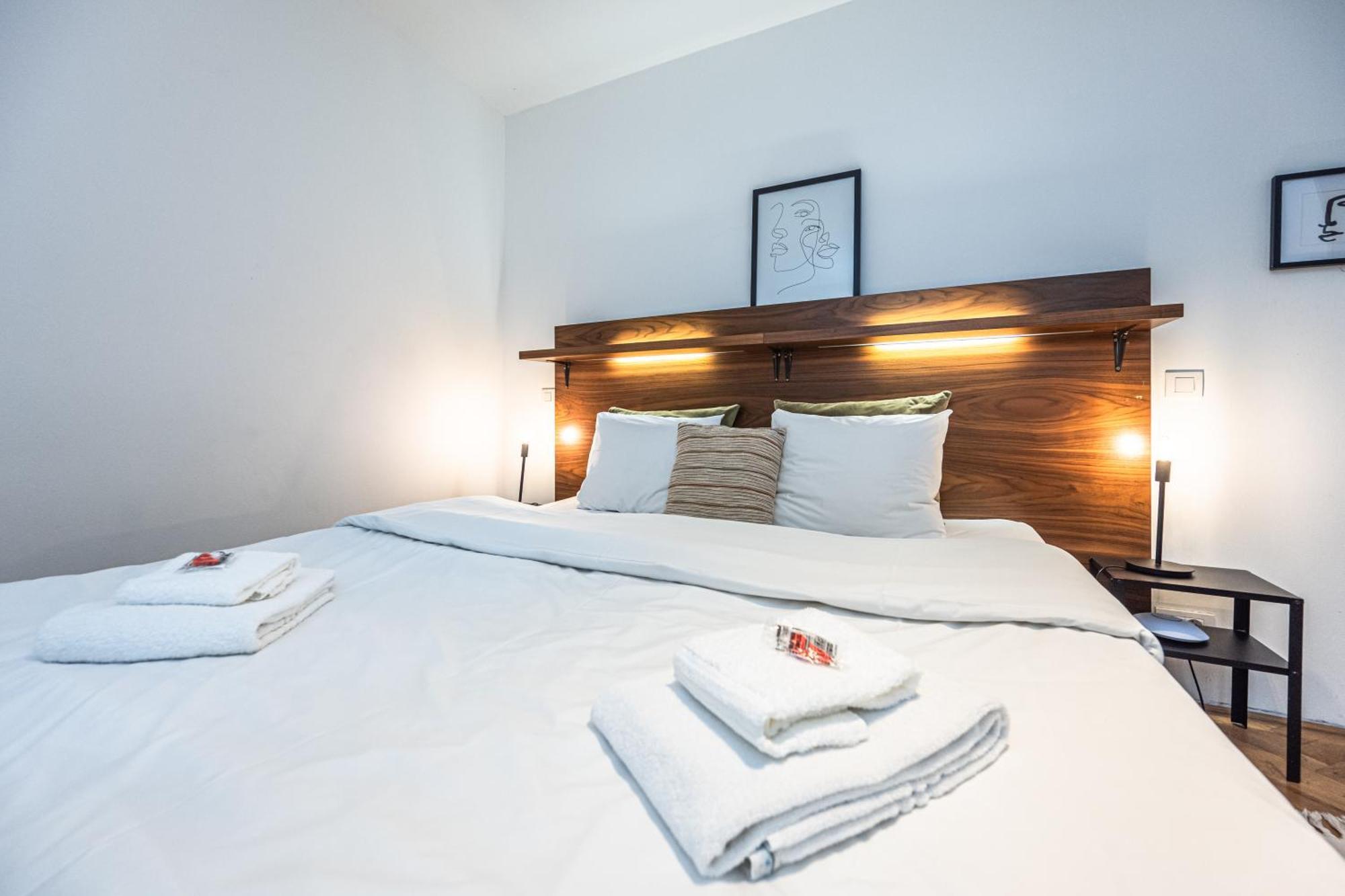 Charles Apartments In Old Town 프라하 외부 사진